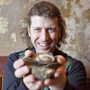 ¡Clase magistral de ostras de PEI con un campeón mundial Shucker!